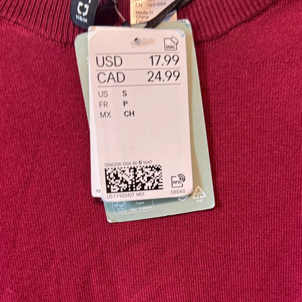 H&M Women’s Burgundy Crewneck Sweater Basic‎